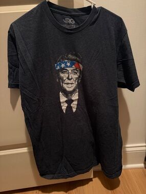 Vintage-Style Black Ronald Reagan Men's T-Shirt with American Headband Print